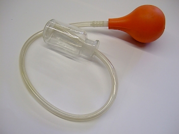 Gummisaugball mit Schlauchverlängerung und Winkler-Flasche